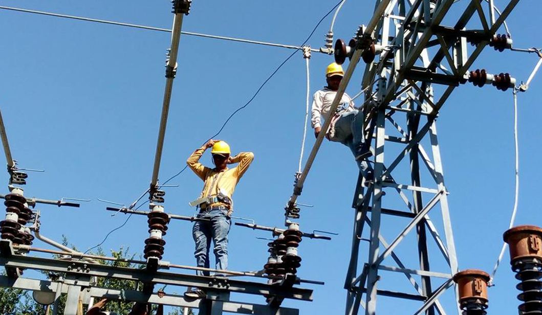 दुई महिनादेखि अवरुद्ध मनाङको विद्युत् मर्मत सुरु