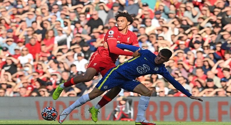 इङ्ग्लिस प्रिमियर लिगमा लिभरपुल र चेल्सीले बराबरी खेले