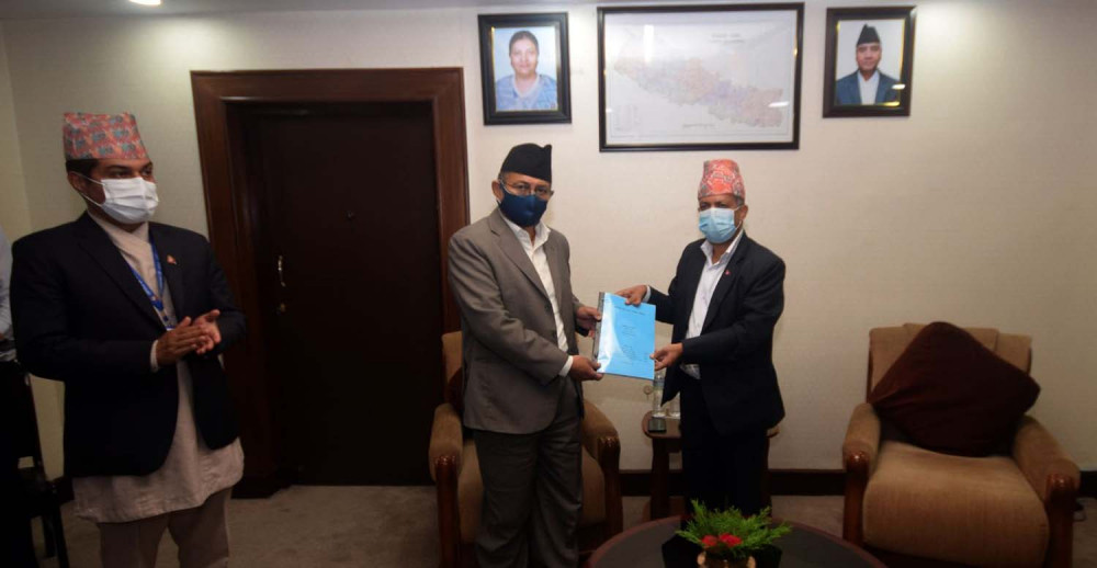 दार्चुला तुइन घटनाकाे प्रतिवेदन गृहमन्त्रीलाई बुझाइयाे