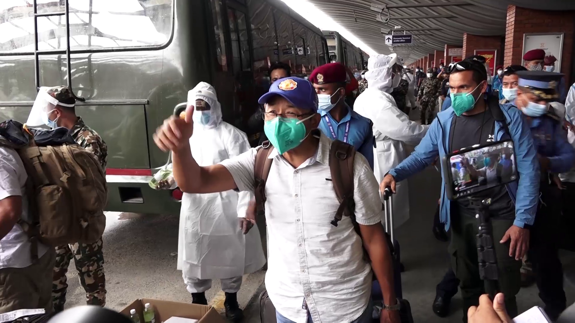 काबुलबाट फर्किएका नेपाली भन्छन्–अवस्था दर्दनाक छ, नेपालीको उद्दार होस्