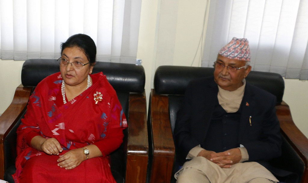 बुधबार राति शीतलनिवास किन पुगे ओली ?