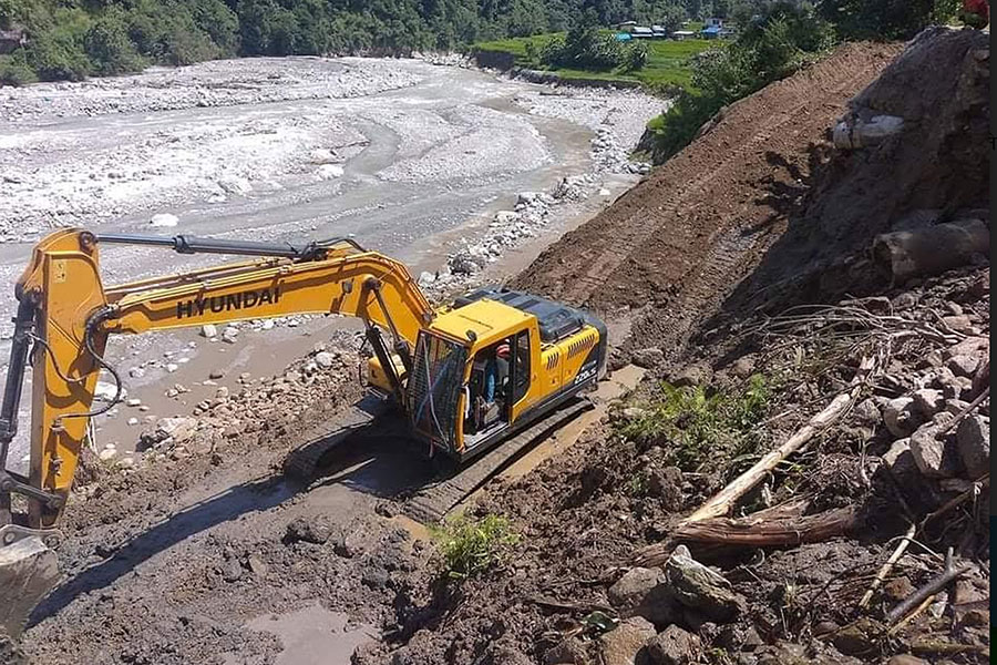 मेलम्ची खानेपानी आयोजनासम्म पुग्ने सडक खुलाउन सुरु