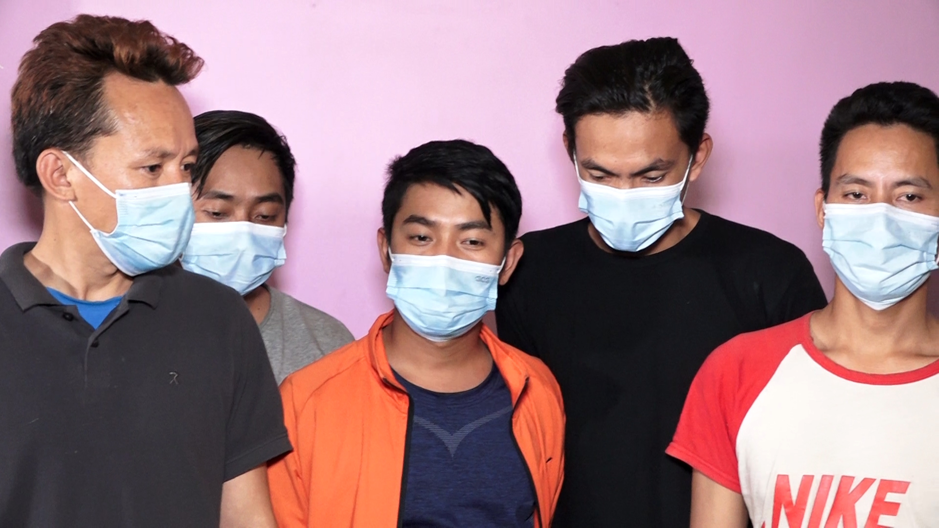 हस्तकलाका सामग्रीभित्र चरेशको तस्करी, ९ जना पक्राउ