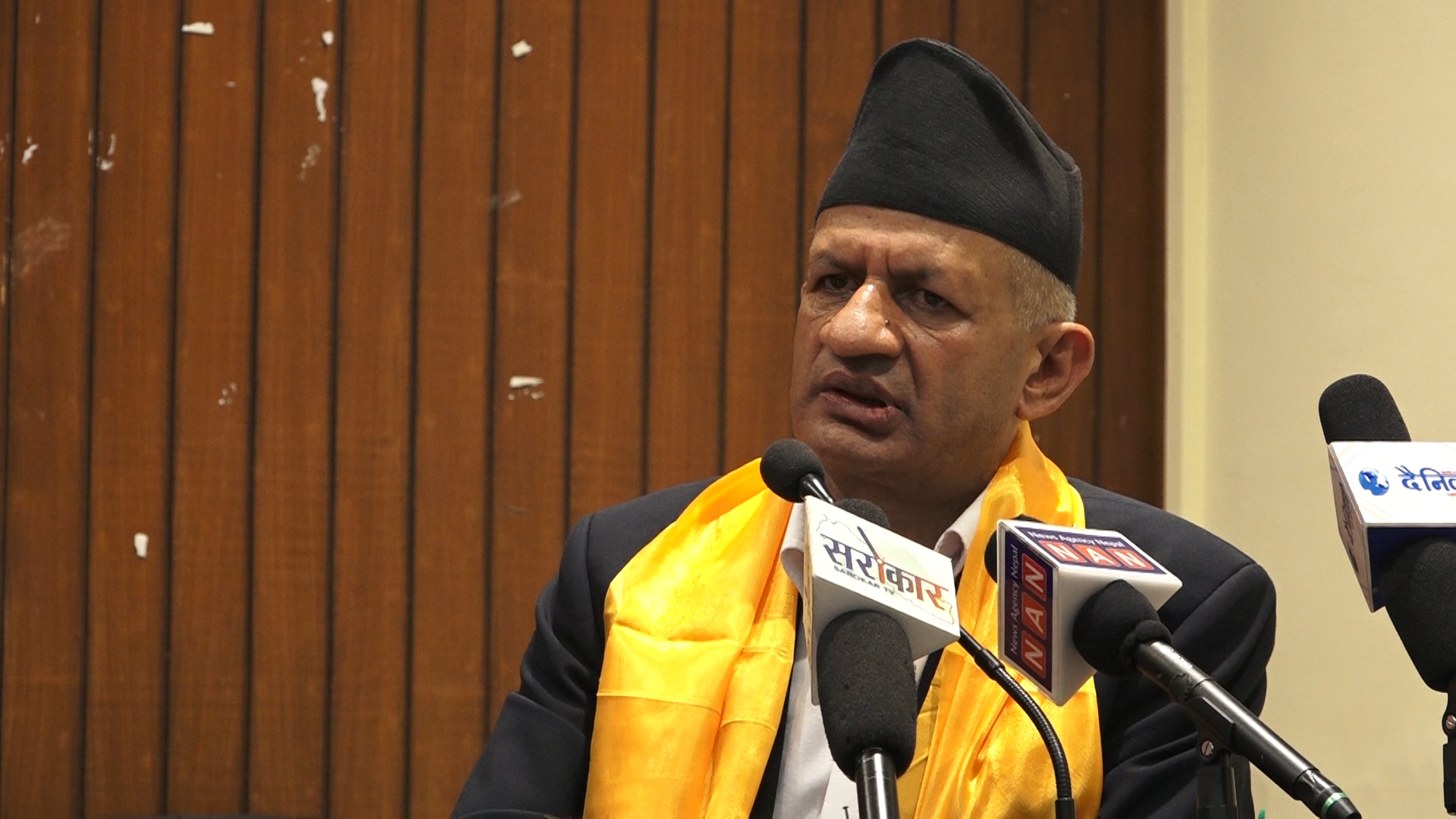 प्रदिप ज्ञवालीकाे प्रश्न: एमसीसी सही थियो भने किन पास गर्न नसकेको ?