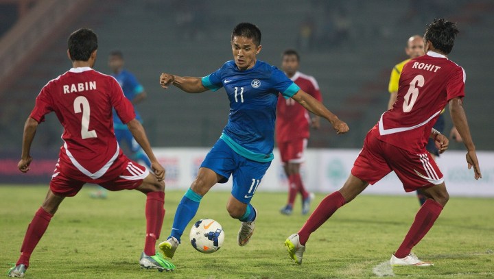 आज नेपाल र भारतबीच मैत्रीपूर्ण फुटबल खेल हुँदै, दर्शकलाई मैदान प्रवेशको अनुमति