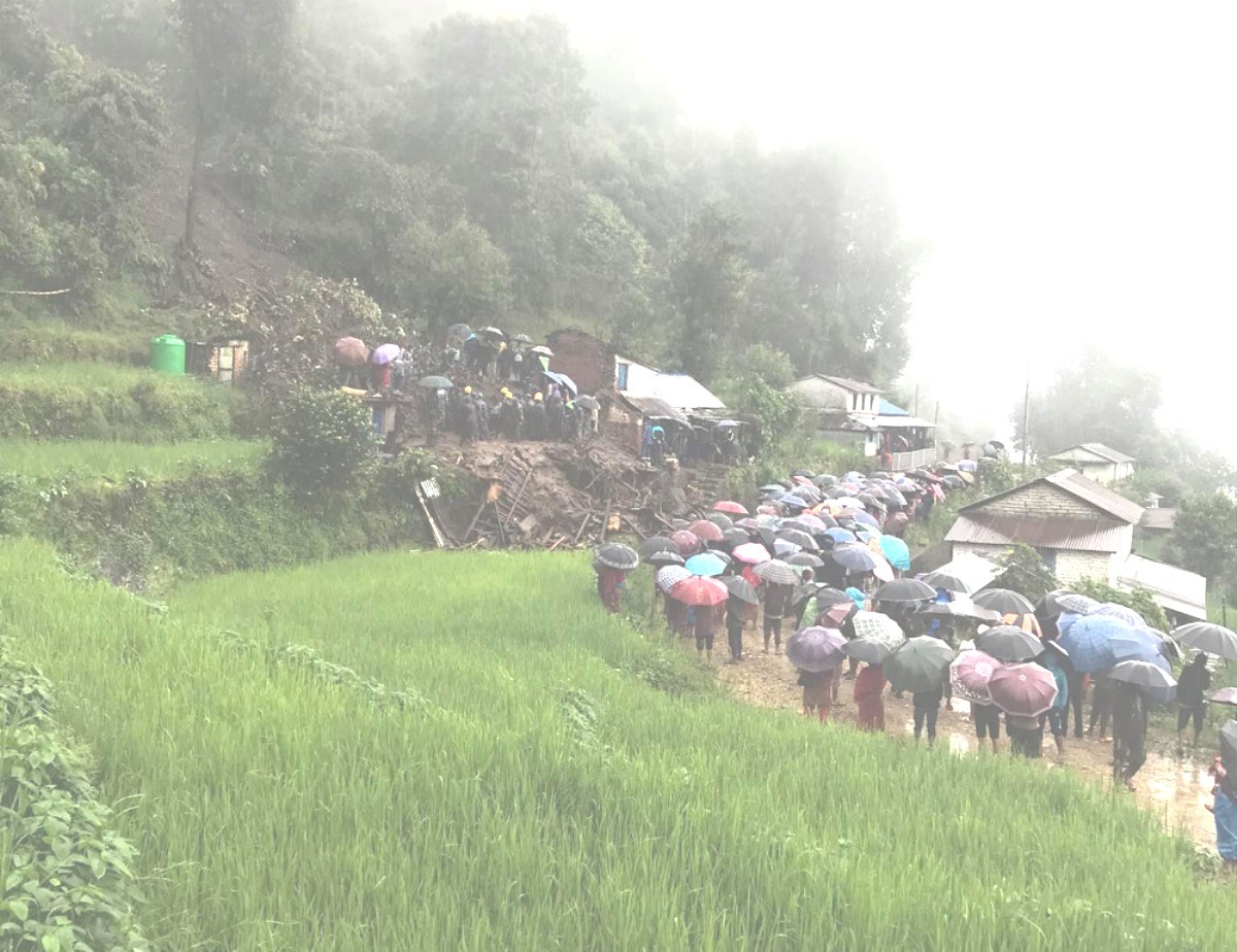 पर्वतमा पहिरोमा पुरिएर मृत्यु हुनेको संख्या ११ पुग्यो