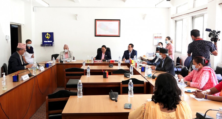 अलपत्र परेका विद्यार्थीलाई पुनः अध्ययनका लागि चीन जाने व्यवस्था मिलाउन सरकारलाई निर्देशन