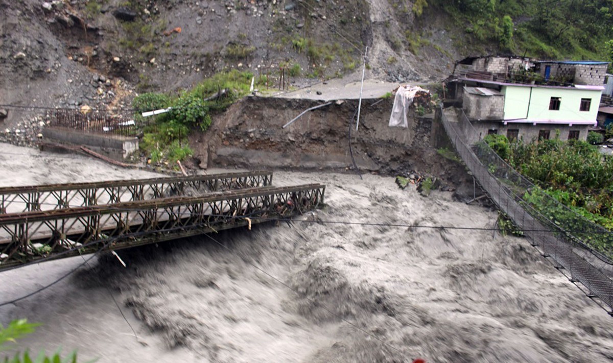 ‘चामे जान काम पर्छ, पुल छैन’