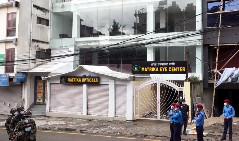 डाक्टरसँग फिरौती माग्दै नक्कली बम राख्ने तीन जना पक्राउ