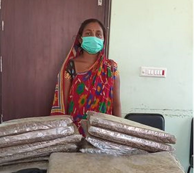 १७ किलाे गाँजासहित एक महिला पक्राउ