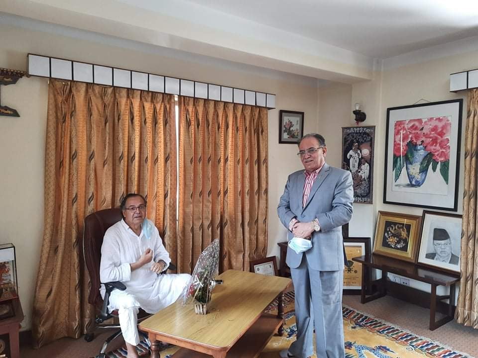 झलनाथलाई भेट्न डल्लु पुगे प्रचण्ड