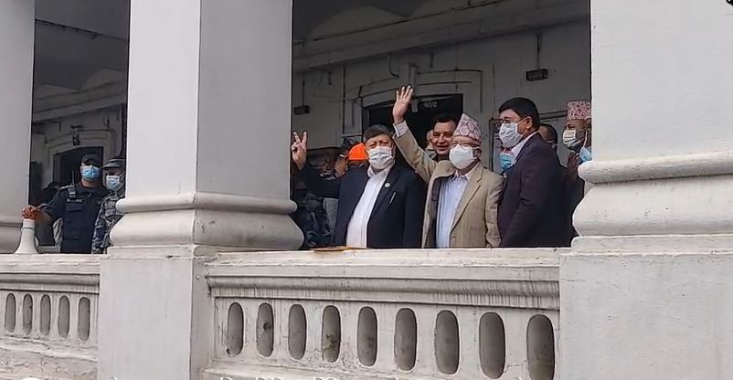 नौ जनप्रतिनिधिद्वारा एकीकृत समाजवादीमा सनाखत