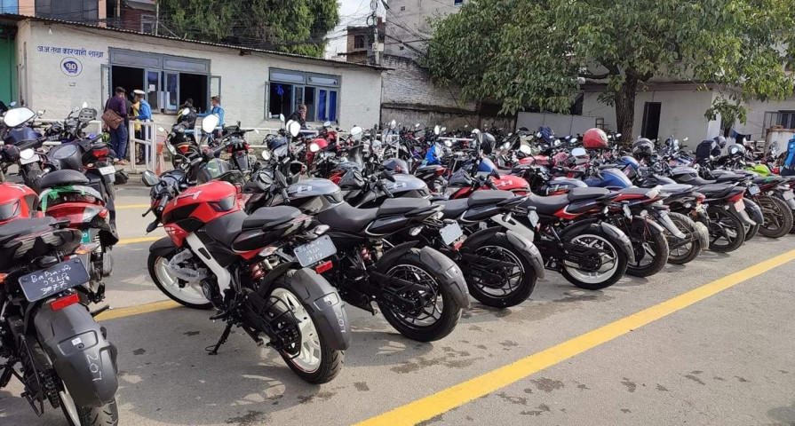 नम्बरप्लेट स्पष्ट नदेखिए पनि कारवाही, २१९ मोटरसाइकल नियन्त्रण