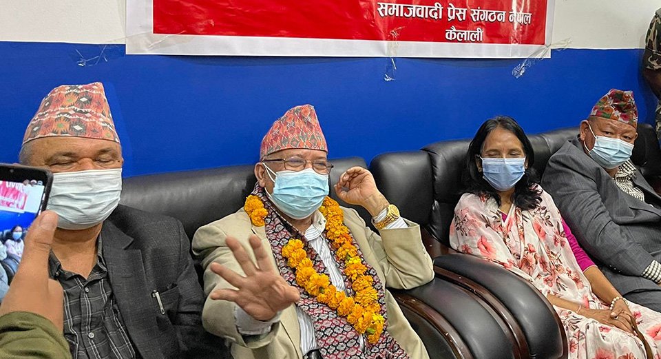 माधव नेपालले न्यायालयभित्रको विवादको दोष ओलीमाथि थोपरे