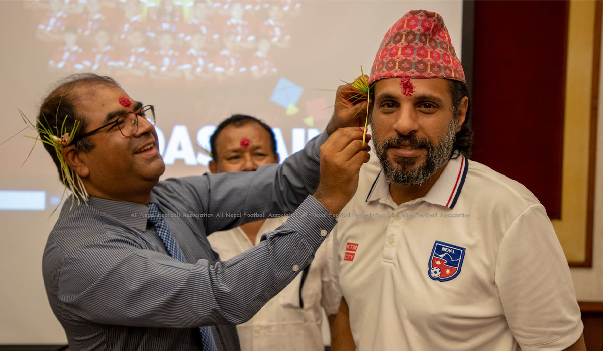 नेपाली फुटबल टिमले माल्दिभ्समै मनायो दशैं (फाेटाे फिचर)