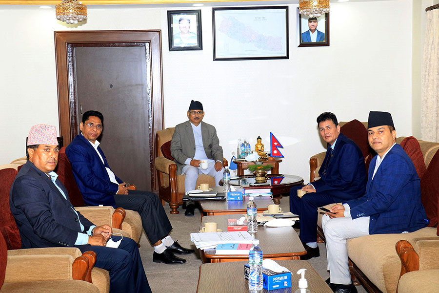 गृहमन्त्रीको नेतृत्वमा ‘विप्लव’ नेतृत्वको नेकपासँग वार्ता