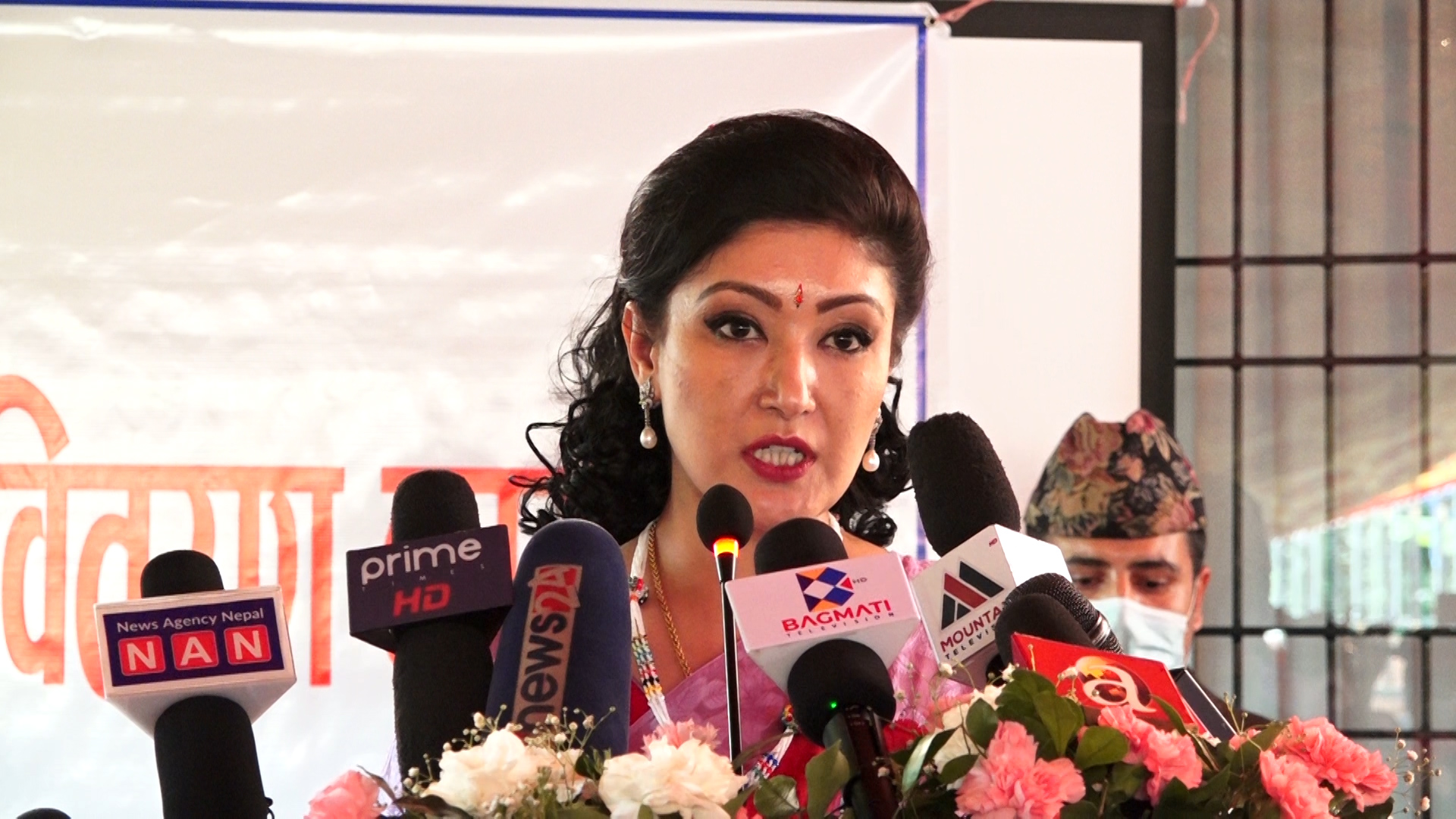 राष्ट्रलाई कसरी अघि बढाउने भनेर सोच्ने बेला आएको छ : हिमानी शाह