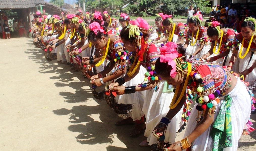 सखिया नृत्यको रौनक हराउँदै