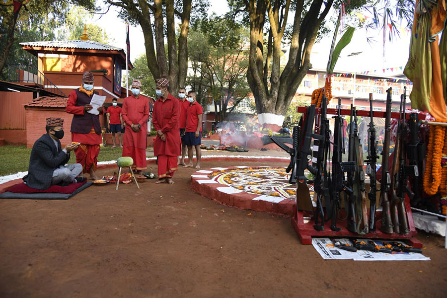 प्रहरी प्रधान कार्यालयस्थित मौलोमा महानिरीक्षक क्षेत्रीद्वारा पूजाअर्चना