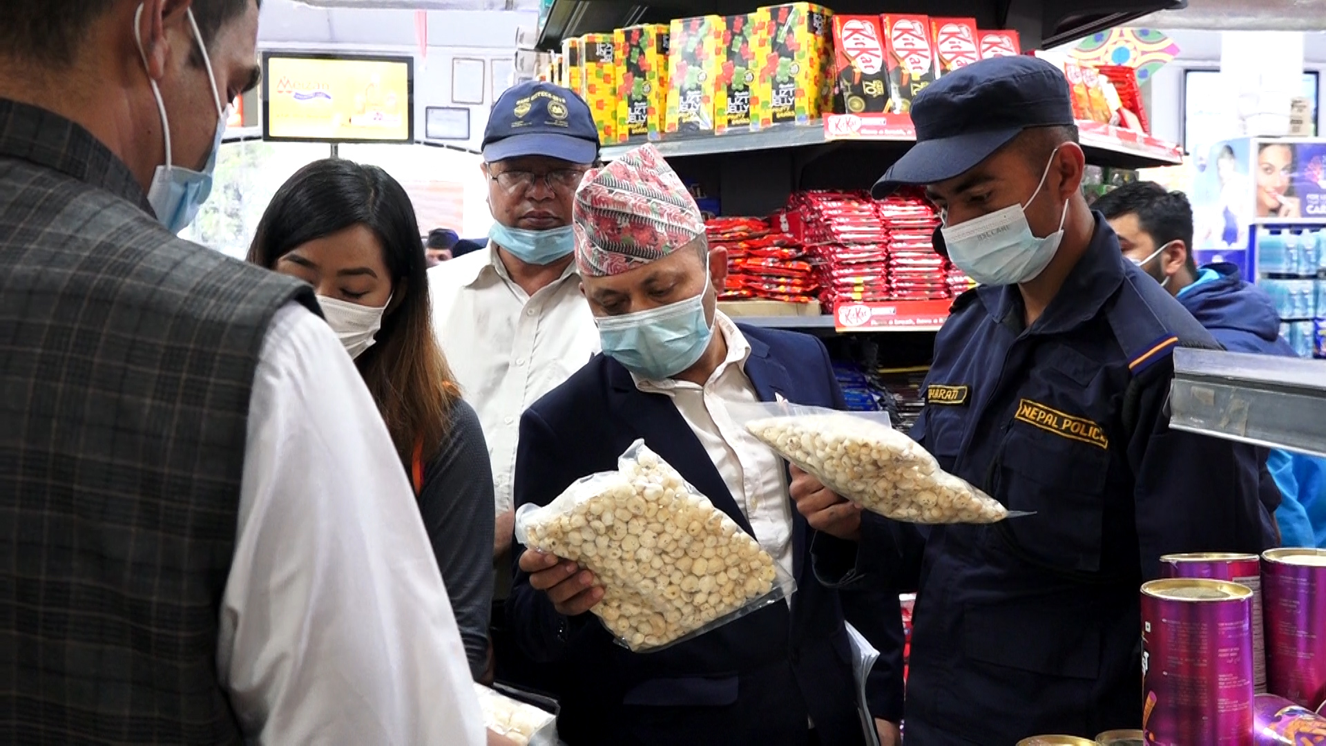 जनस्वास्थ्यमा प्रतिकूल हुने कुनै पनि खाद्यबस्तुको बिक्रीवितरण नगर्न काठमाडौं प्रशासनकाे निर्देशन