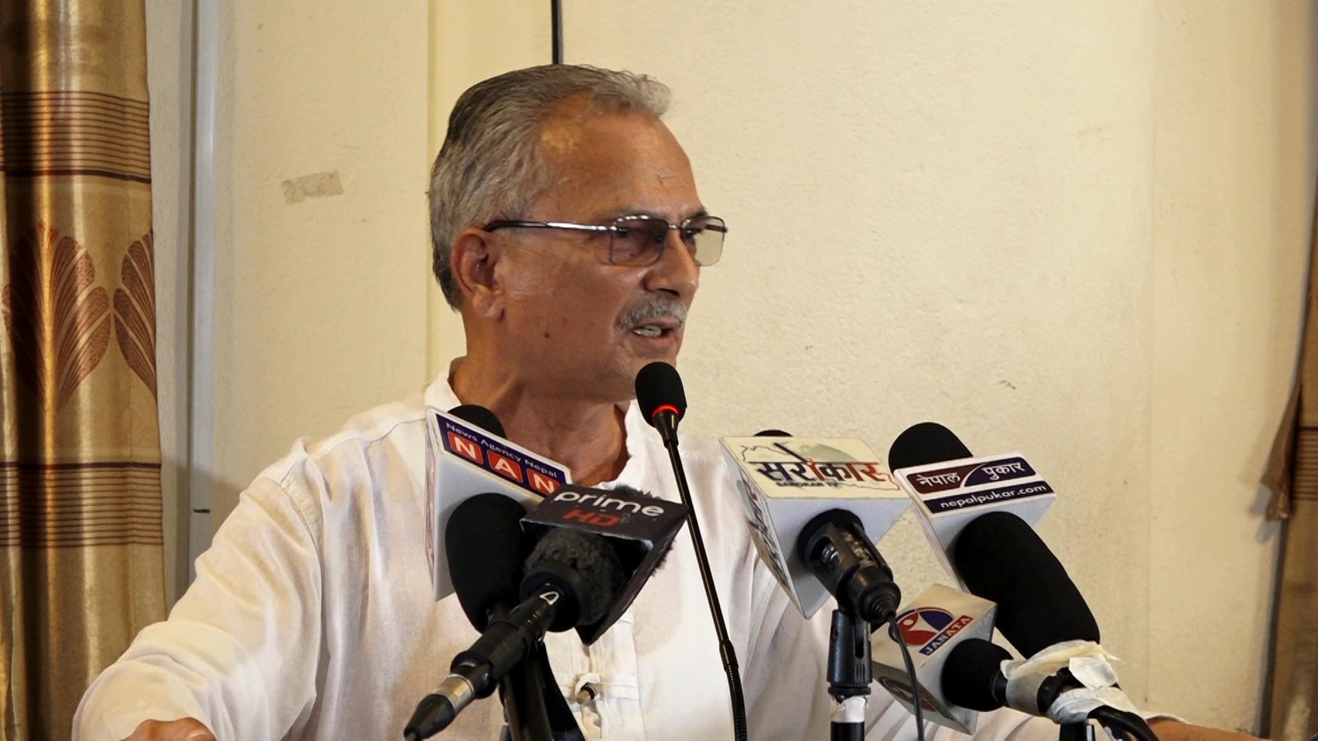 प्रचण्डलाई बाबुरामले भने – पूर्वमाओवादी नयाँ ठाउँमा जानुपर्छ