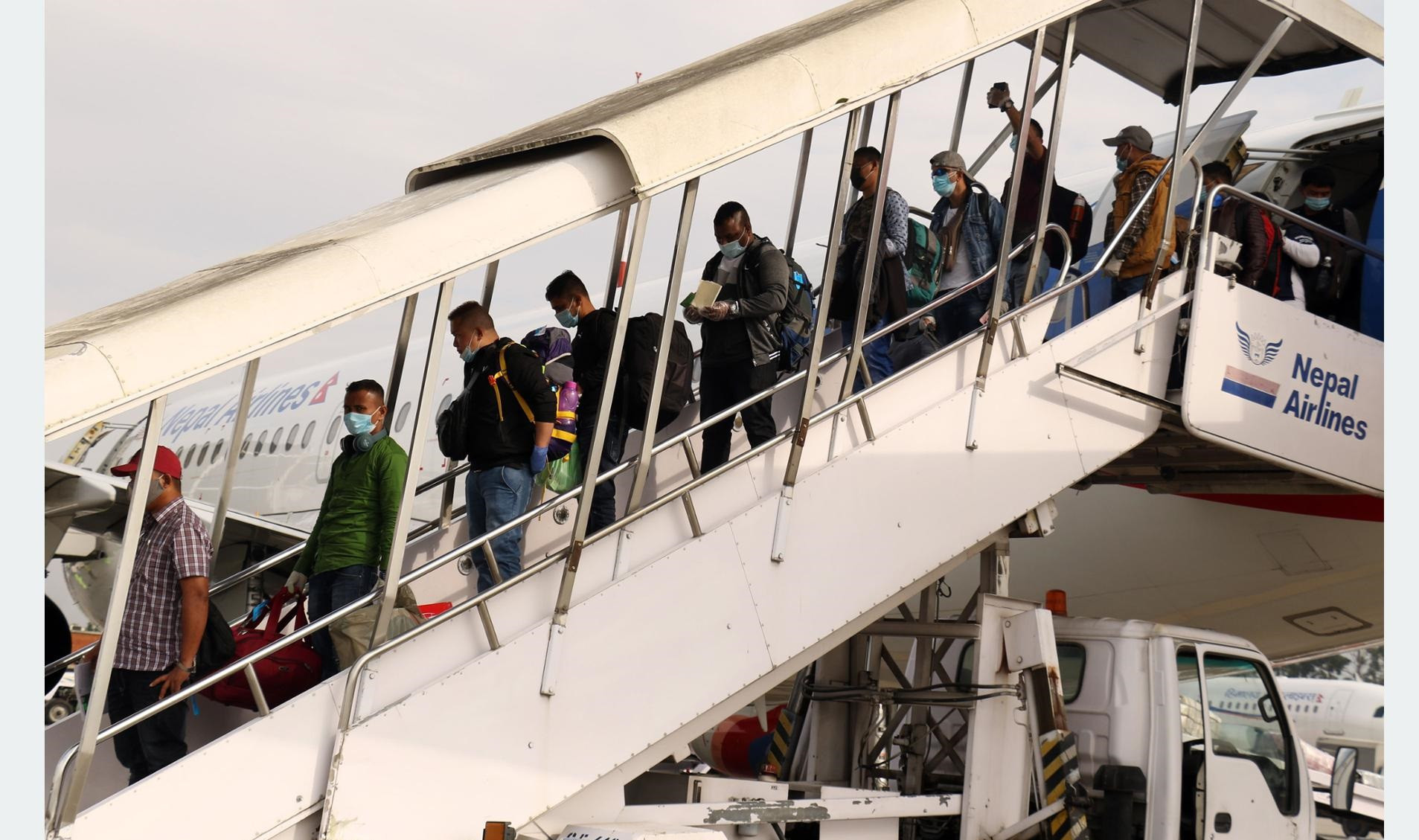 उद्धार निर्देशिका कार्यान्वयनमा अलमलः ऋण लिँदै, घर फर्कंदै श्रमिक