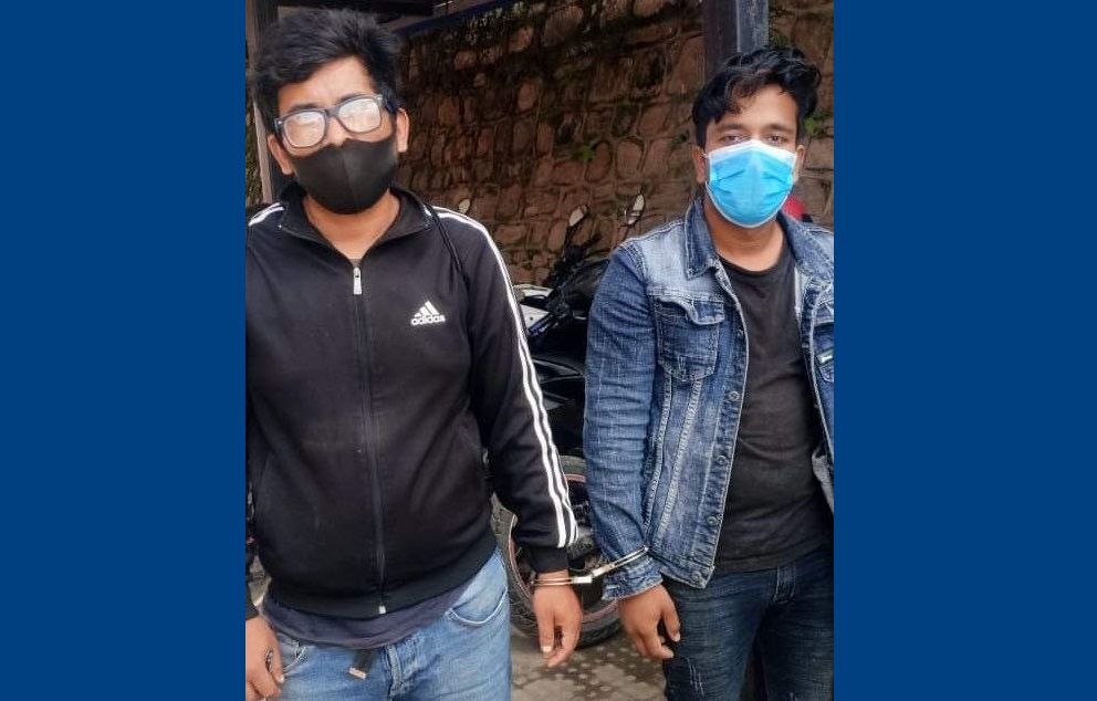 सवारी लाइसेन्सका विभिन्न काम मिलाइदिने भन्दै पैसा असुल्ने दुई जना पक्राउ