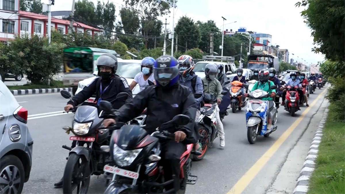 टीका लगाउन जानेहरु बढेसँगै बढ्यो काठमाडौंमा चहलपहल