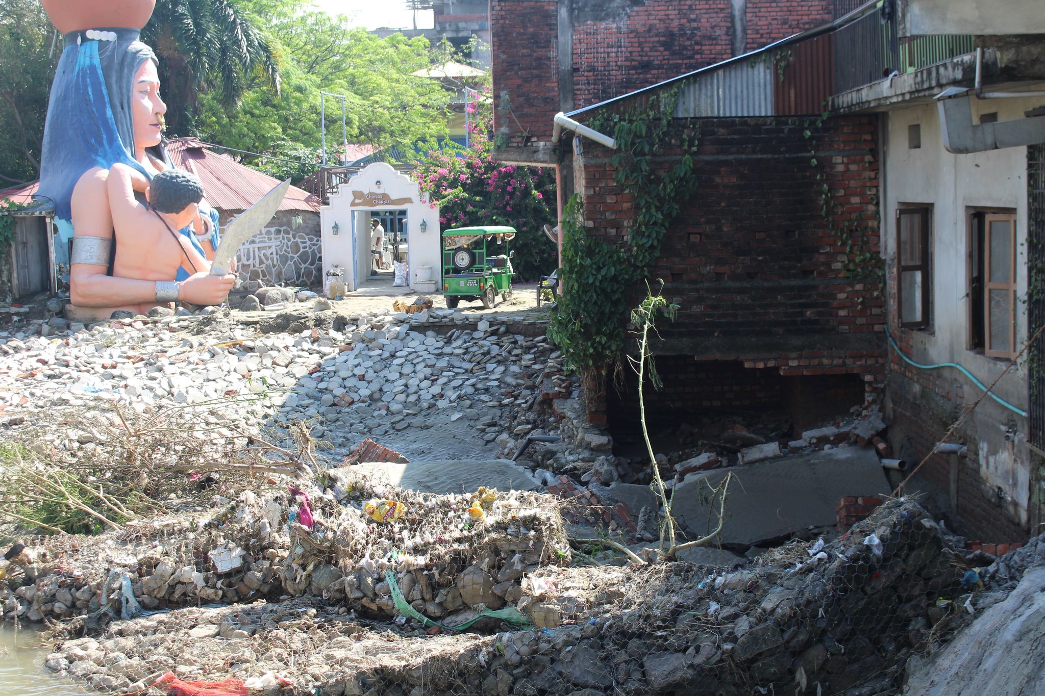 बाढीपहिरो कहर- जनप्रतिनिधि सहानुभूति राख्न तलब दिन्छन्, दीर्घकालीन योजना छैन