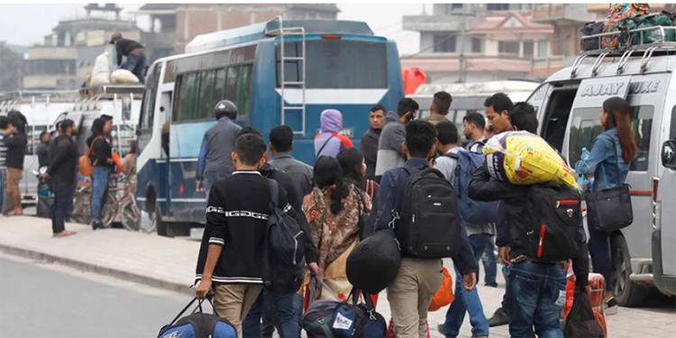 उपत्यका छाड्नेभन्दा भित्रिने यात्रु धेरै