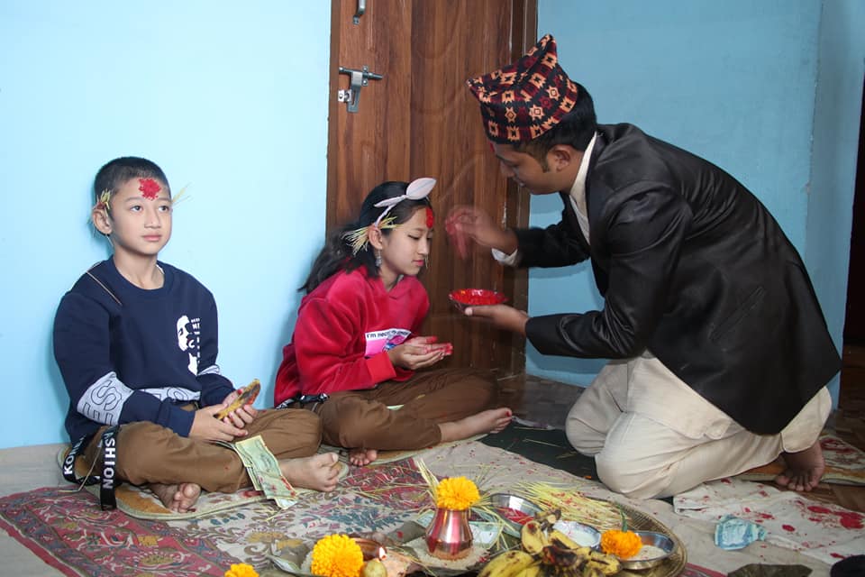 दुर्गा पक्षको अन्तिम दिन, दसैँको टीका र जमरा लगाउने क्रम जारी