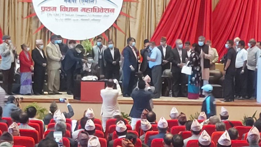 राजकुमार लेखीसहित ५५ जना एमालेमा प्रवेश