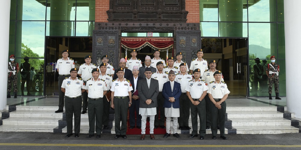 रक्षामन्त्री रिजालले गरे सैनिक मुख्यालयको निरीक्षण भ्रमण