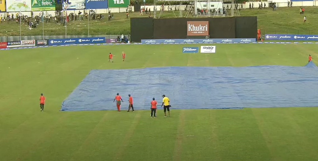 विराटनगरविरुद्ध टस हारेर ब्याटिङ गर्दै ललितपुर