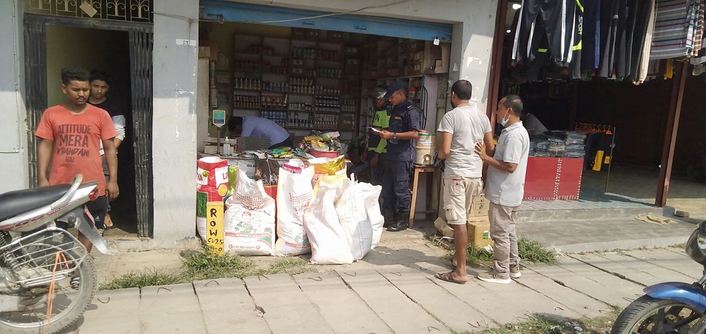 आत्महत्या न्यूनीकरण गर्न कीटनाशक विषादीमा प्रहरीको निगरानी