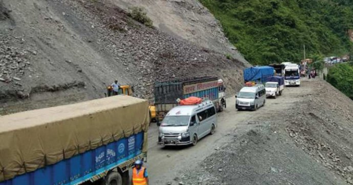 अवरुद्ध सिद्धार्थ राजमार्ग सात घण्टा पछि सुचारु