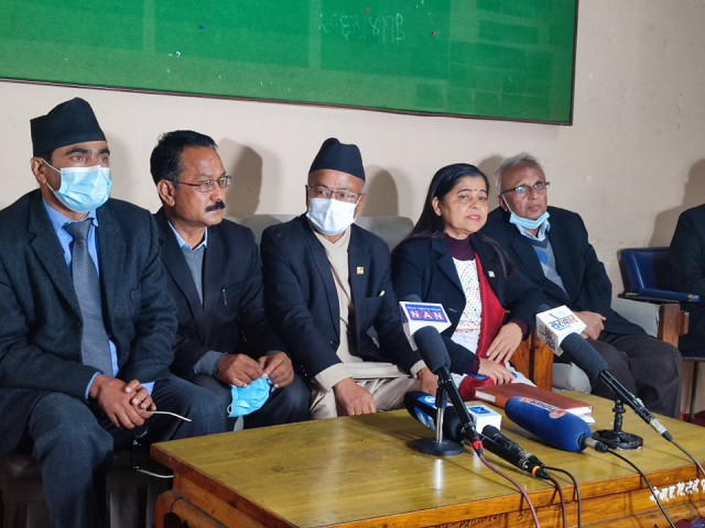 बारले भन्यो : न्यायको मन्दिरलाई युद्ध मैदान बनाइयो