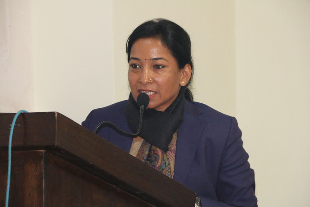 अ‍ोलीलाई रेनुको जवाफ : धेरै नै फुर्ती लाउनेले अब सरकारबनाएर देखाए भो त