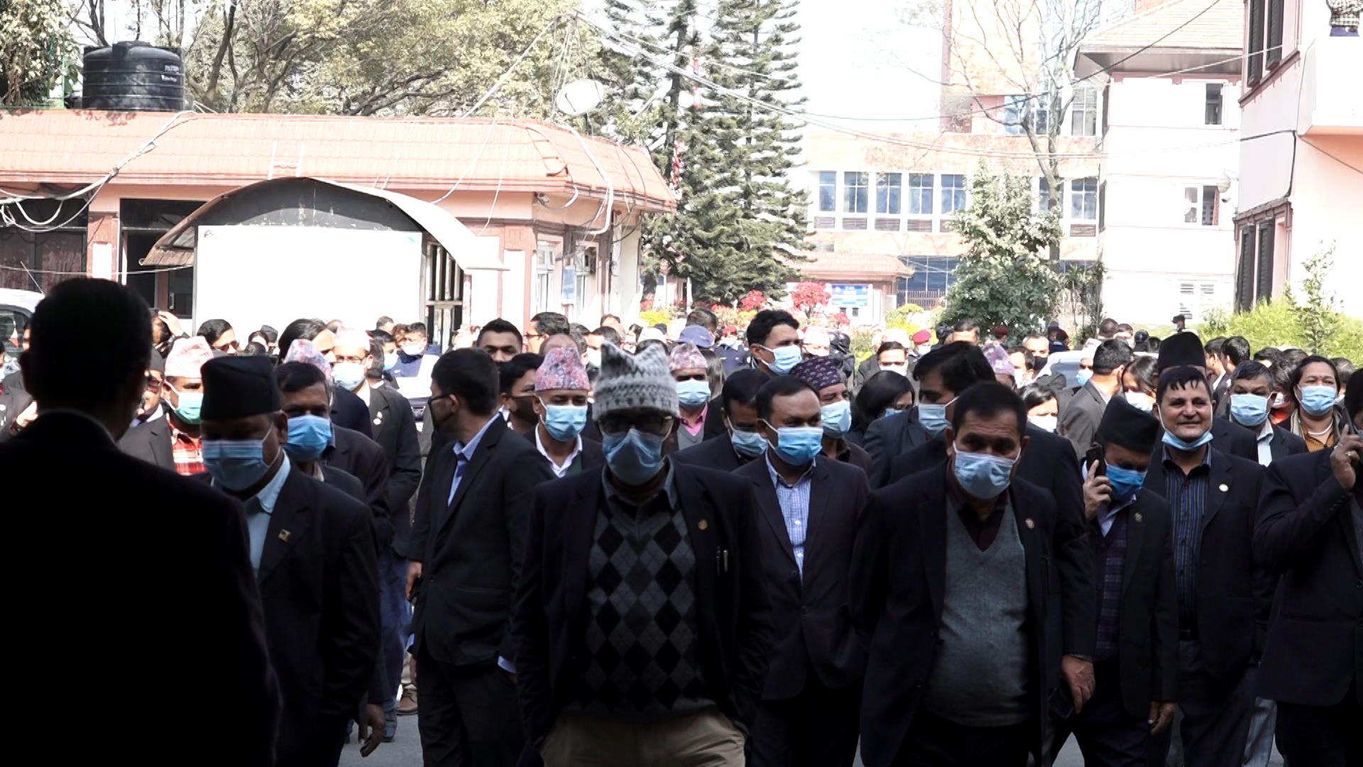 वकिलहरुले सर्वोच्चदेखि बालुवाटारसम्म मार्चपास गर्ने