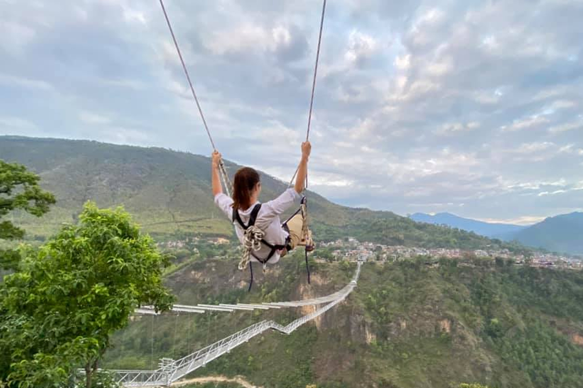 पर्वतको कुश्मा विश्वकै अग्लो ‘हाइड्रोलिक स्विङ’ सञ्चालन