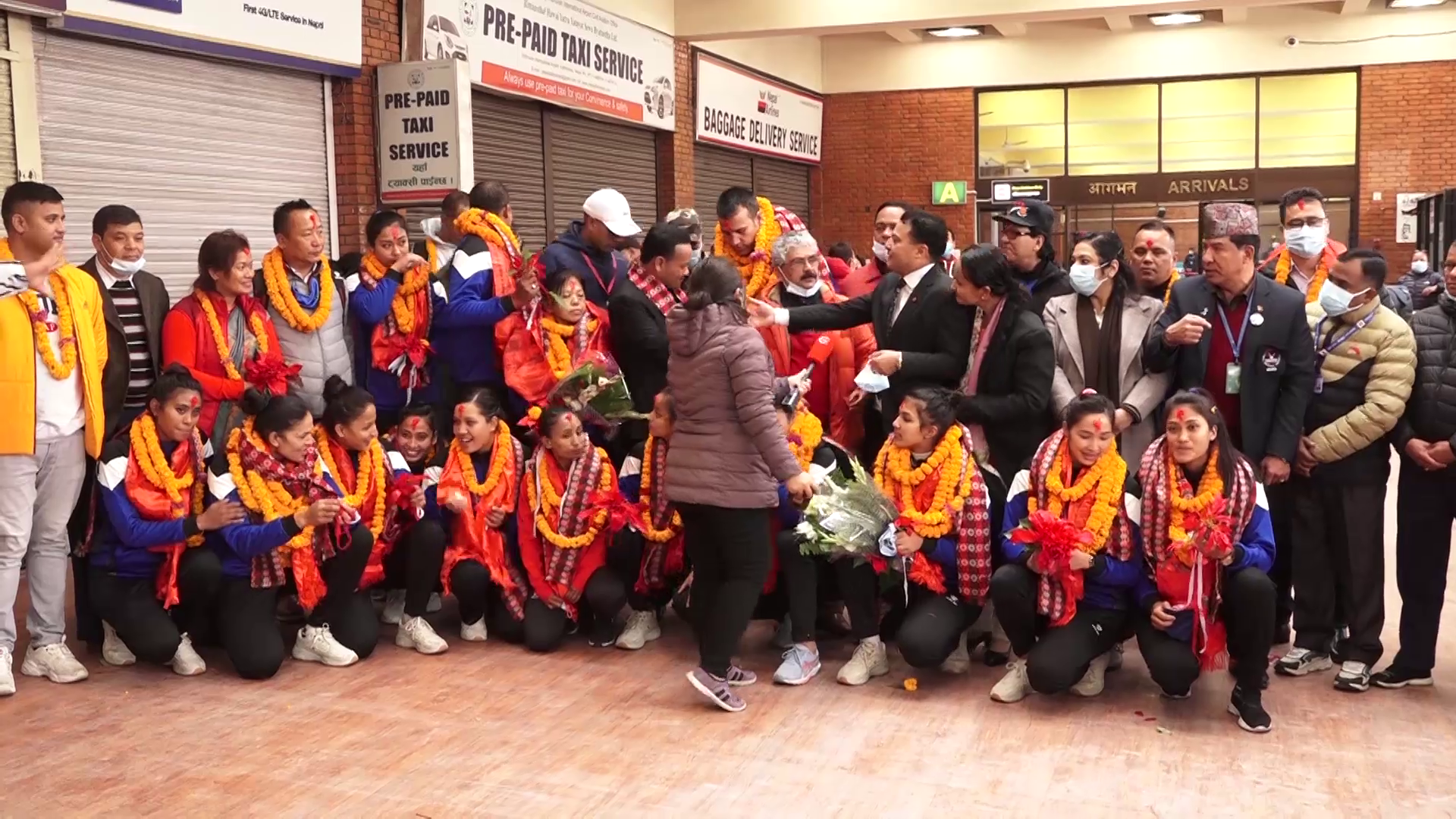 फर्कियो च्याम्पियन महिला भलिबल टोली, विमानस्थलमा भब्य स्वागत