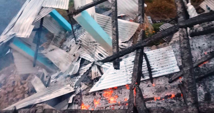 पाँचथर फालेलुङका तीन घरमा आगलागी, ५० लाख बराबरको क्षति