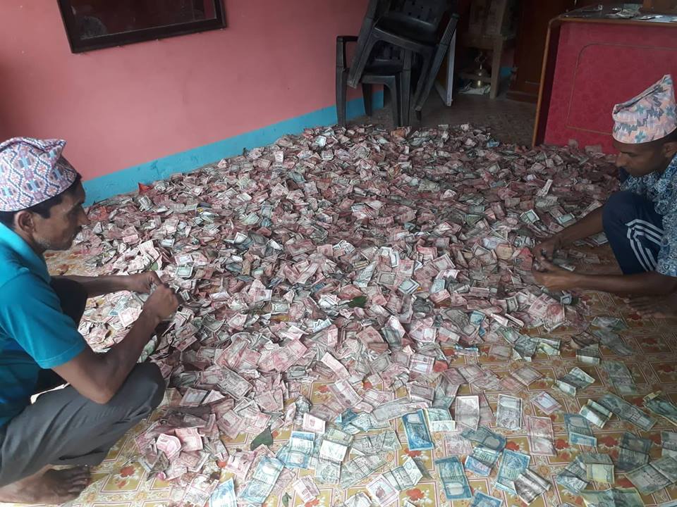 हलेसी मन्दिरमा १२ लाख भेटी, ६१.७ ग्राम चाँदी चढाईयो