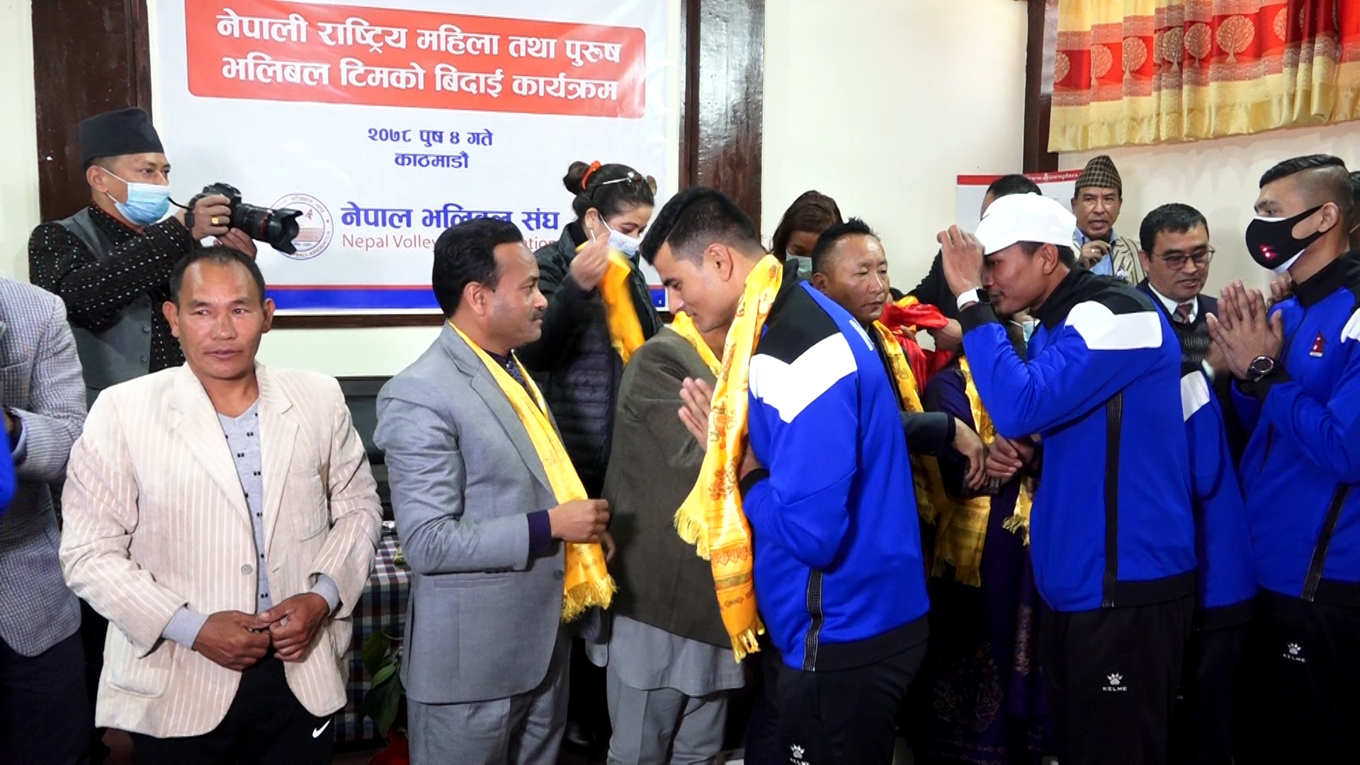 एसियन सिनियर सेन्ट्रल जोन भलिबल च्यालेन्जकपका लागि नेपाली टोलीहरु बङ्गलादेश प्रस्थान