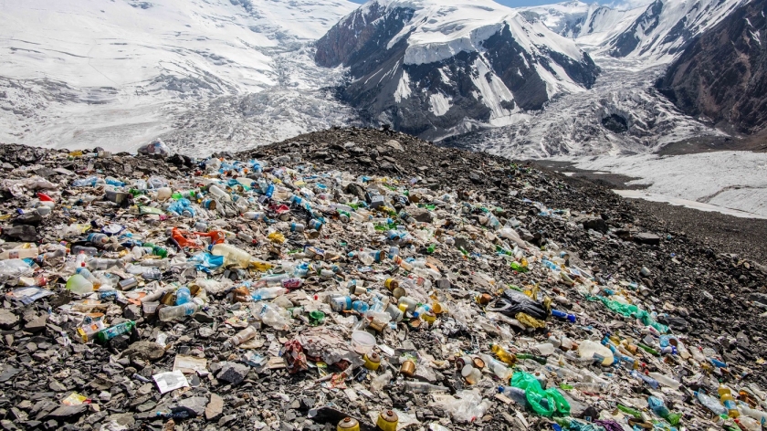 हिमाली क्षेत्रमा बढेको प्लास्टिकजन्य प्रदूषणले विज्ञहरु चिन्तित