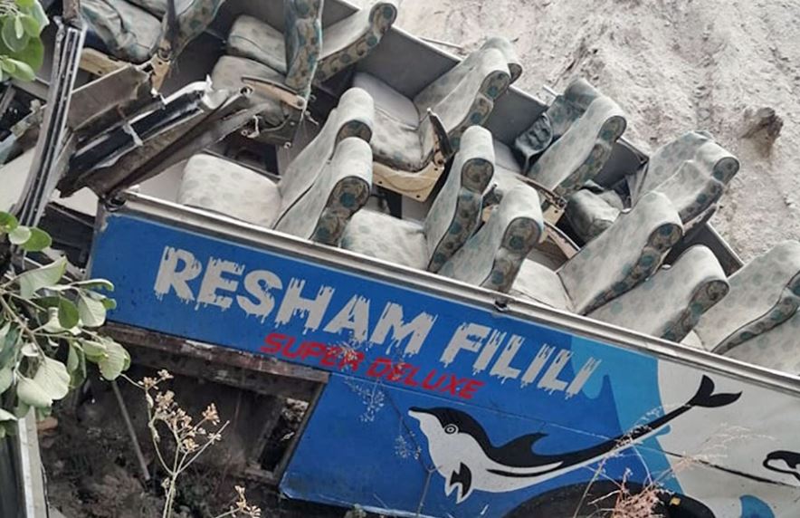 संखुवासभामा बस दुर्घटनाः १४ जनाको मृत्यु, ५ घाइते