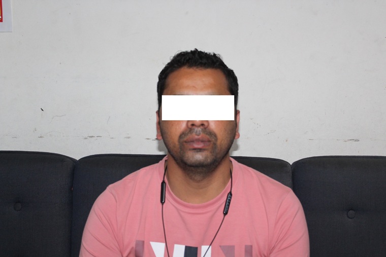 मलद्वारमा १ किलो २ सय ग्राम सुन लुकाएर ल्याउने भारतीय नागरिक पक्राउ