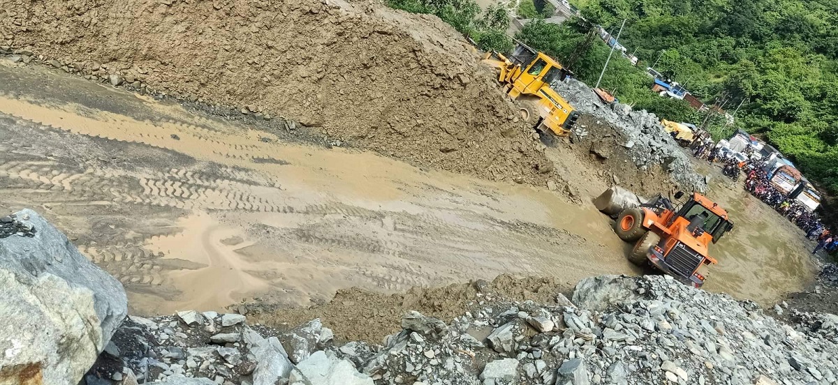 ९ घण्टापछि नारायणगढ मुग्लिन सडक सञ्चालनमा आयो