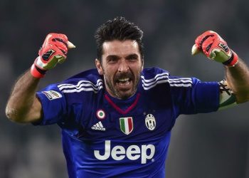 विश्वविजेता बुफोन केपी ओली कपमा आउँदै