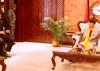 बालुवाटारमा ‘केपी बा’,आफ्नै गुणगान सुन्दै ओली मख्ख